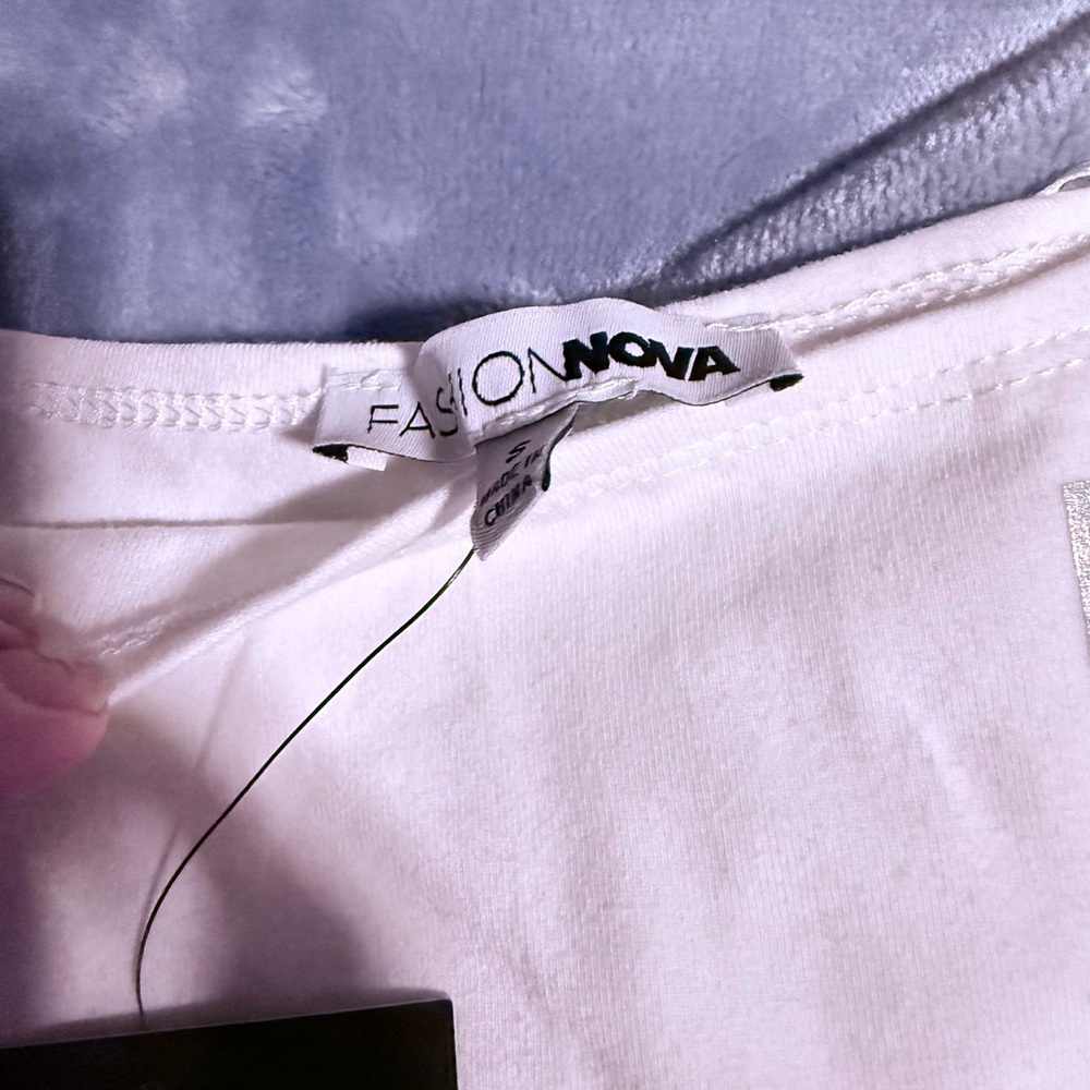 🥳NWT FASHION NOVA 2 PIECE REFLECTIVE SKIRT SET - Picture 3 of 5